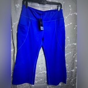 Chinfun Womens Blue Performance Yoga Pants Leggings Crop W/Pockets Sz L NWT